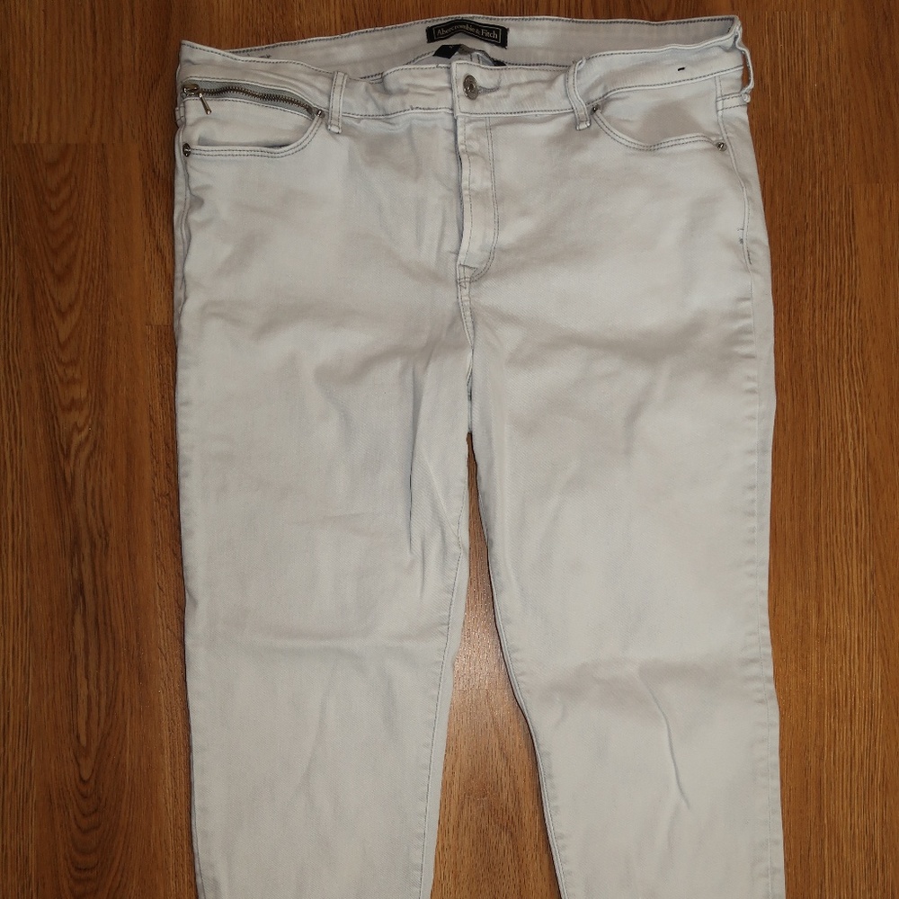 Abercrombie and Fitch Signature collection Skinny